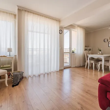 公寓 Foodie 2br близо до центъра 瓦爾納