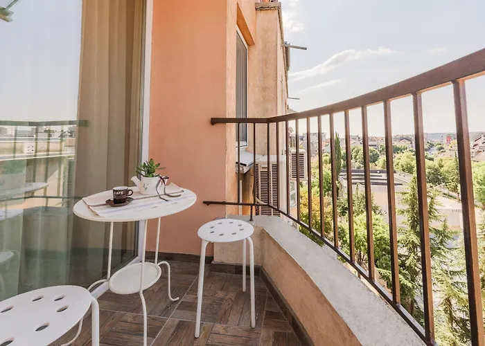 Foodie 2br близо до центъра Apartment